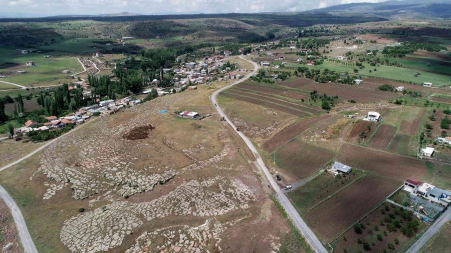 Talas Kırsalında Yollar Genişliyor