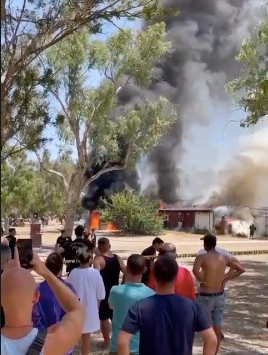 Antalya’da Plaj İşletmesinde Korkutan Yangın