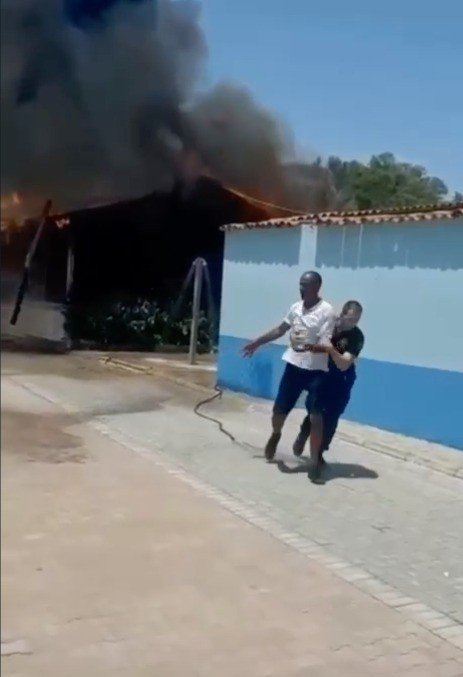 Antalya’da Plaj İşletmesinde Korkutan Yangın