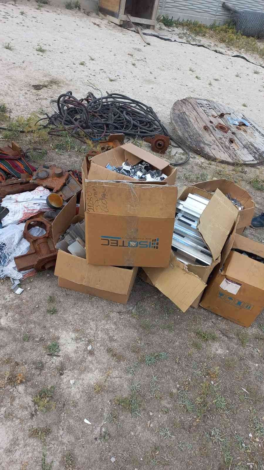 Çaldıkları 55 Bin Liralık Kabloları Satmaya Çalışırken Yakalandı