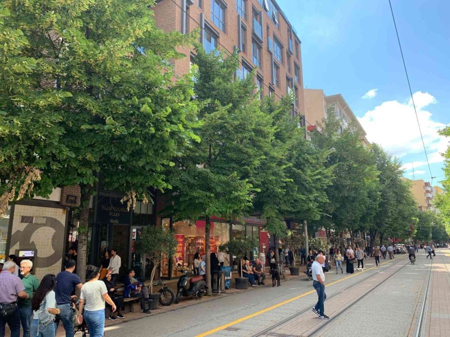 Eskişehir’i Ihlamur Kokusu Sardı