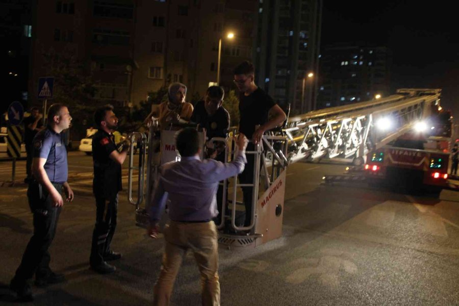 Kayseri’de 14 Katlı Binada Yangın: 30 Kişi Tahliye Edildi, 16 Kişi Hastanelik Oldu