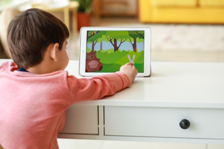 Çocuklarda Ekran Bağımlılığı Omurga Hastalıklarına Zemin Hazırlıyor