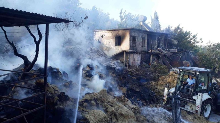 Saman Balyalarında Çıkan Yangında İki Ev Zarar Gördü