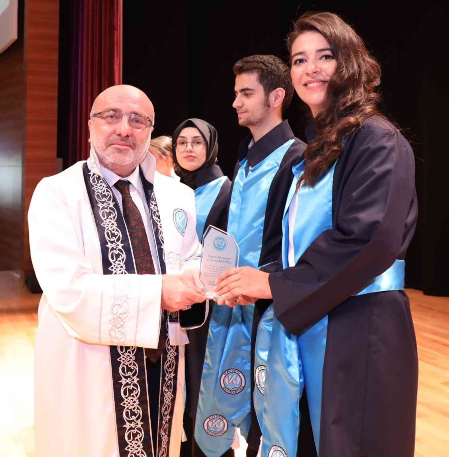 Kayü Teknik Bilimler Meslek Yüksekokulu 44. Dönem Mezunlarını Verdi