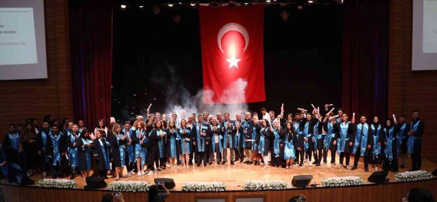 Kayü Teknik Bilimler Meslek Yüksekokulu 44. Dönem Mezunlarını Verdi