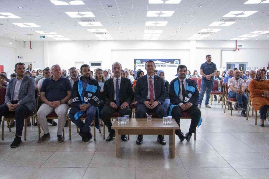 Kayü Tomarza Mustafa Akıncıoğlu Myo’da Mezuniyet Coşkusu