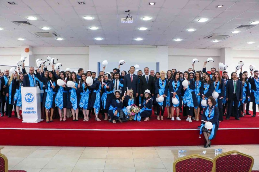 Kayü Tomarza Mustafa Akıncıoğlu Myo’da Mezuniyet Coşkusu