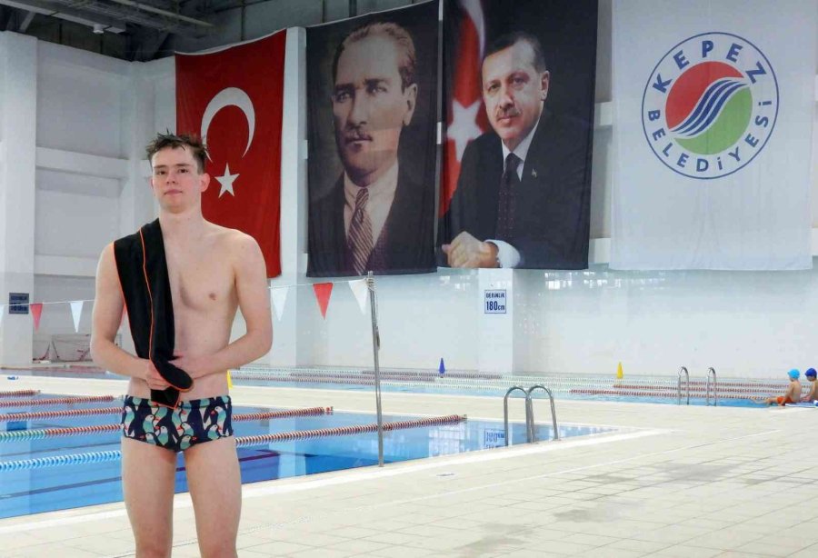 Ukraynalı Yüzücüden 2 Altın Madalya