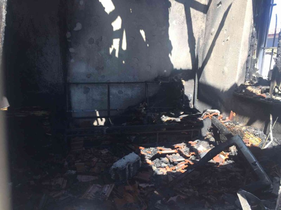 Konya’da Müstakil Ev Çıkan Yangında Kullanılamaz Hale Geldi