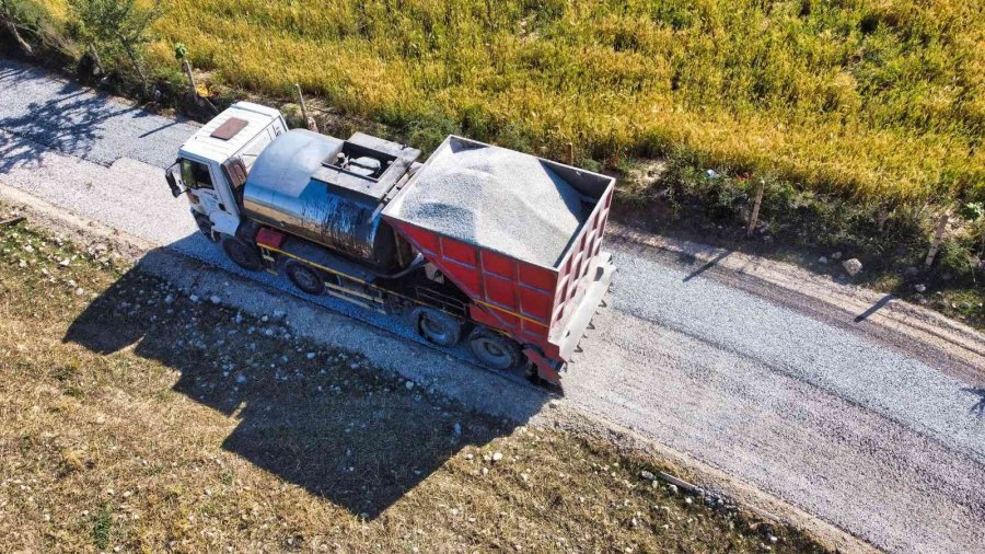 Tarsus Belediyesi 60 Günde 21 Mahallenin Yolunu Asfaltladı
