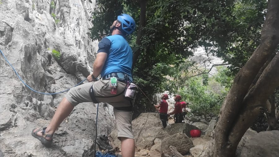 Jandarma Ekipleri Turistlerle Kamp Yaptı