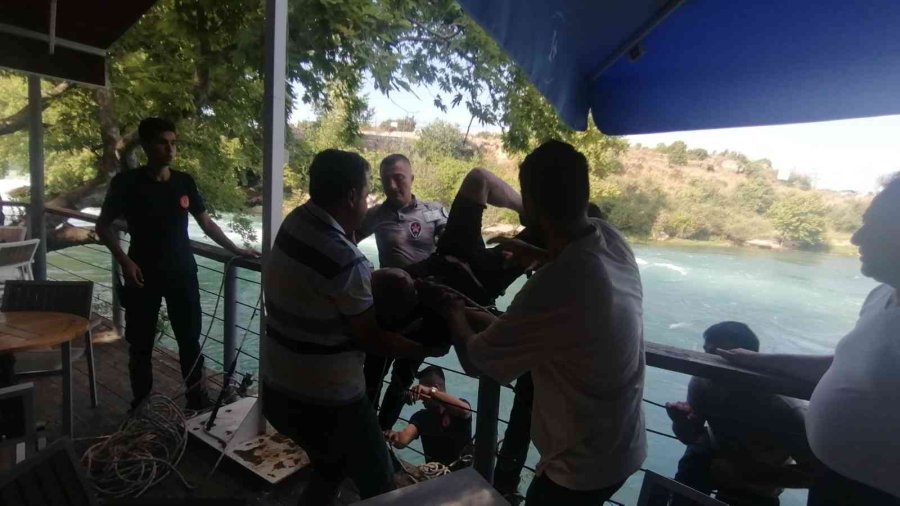 Şelaleye Atlayan Alkollü Şahsı Özel Güvenlik Ve İtfaiye Kurtardı