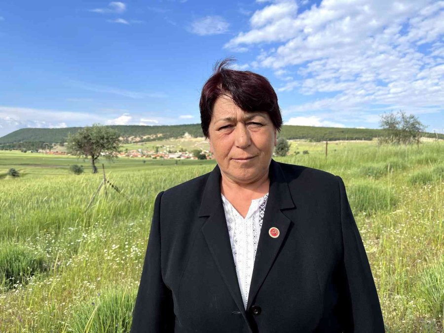 Eleştirileri Görmezden Gelerek İlçenin İlk Ve Tek Kadın Muhtarı Oldu