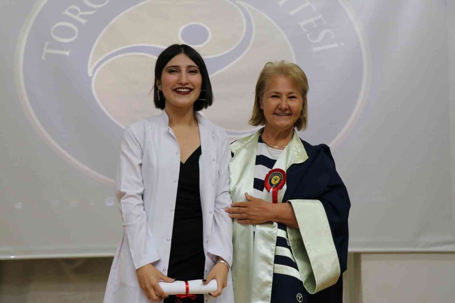 Çiçeği Burnunda Diyetisyenler, Yemin Ederek Mesleğe İlk Adımlarını Attı