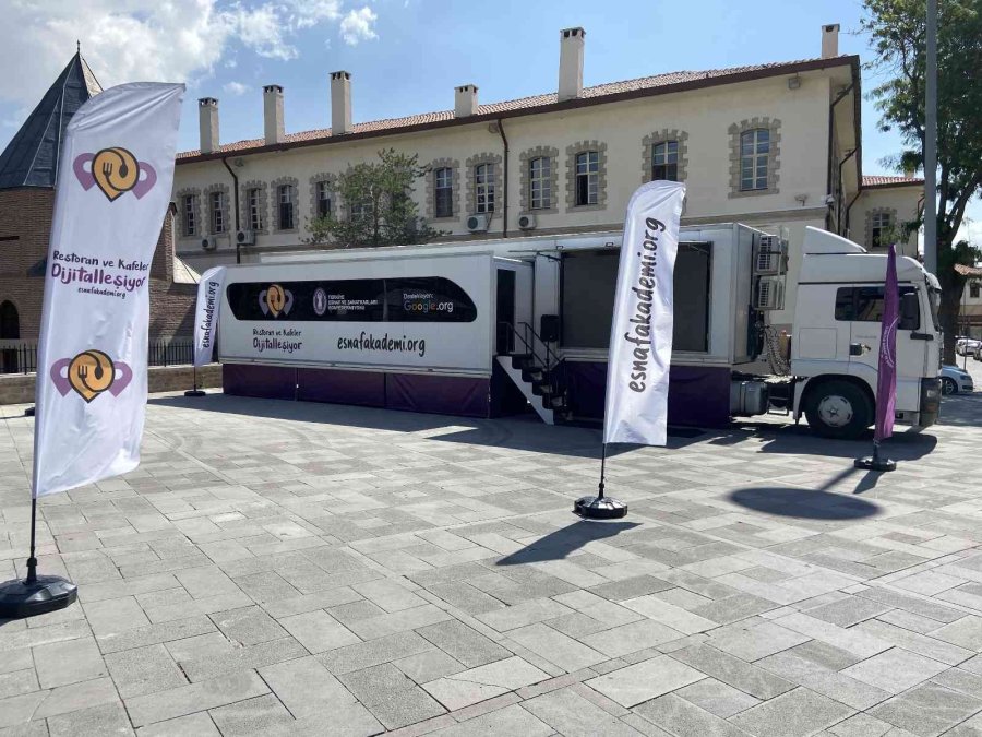 “restoran Ve Kafeler Dijitalleşiyor Projesi” Eğitim Tırı Konya’da