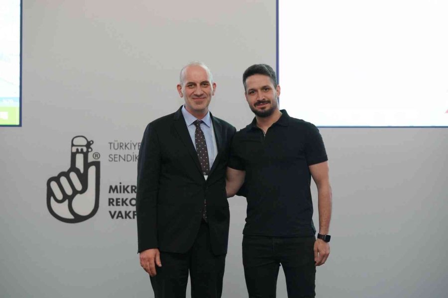 Mikrocerrahide Akdeniz Üniversitesi’ne Ödül