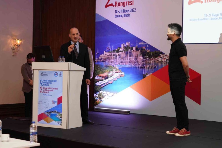 Mikrocerrahide Akdeniz Üniversitesi’ne Ödül