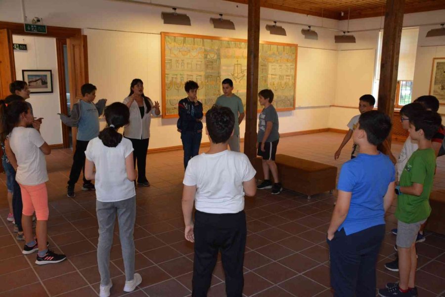 Üyep’ten ’müzede Drama’ Dersi