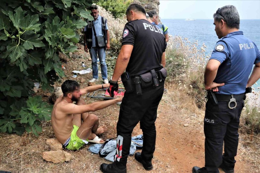 Polise Mukavemet Gösterdiler, Önüne Gelenden Şikayetçi Oldular