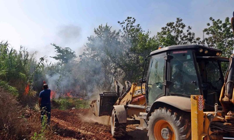Yangında Çıkan Sese Uyanıp Sokağa Döküldüler