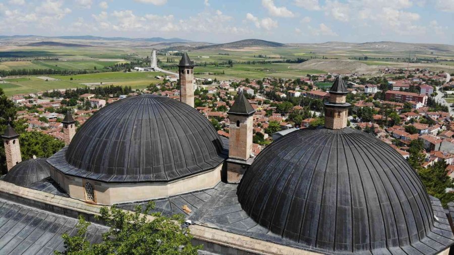 Seyyid Battal Gazi Külliyesi Yenilenen Yüzüyle Ziyaretçilerini Bekliyor