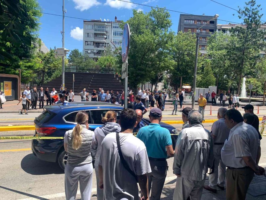 Eskişehir’in Göbeğinde Yol Kesip Kadın Sürücüyü Vurdu