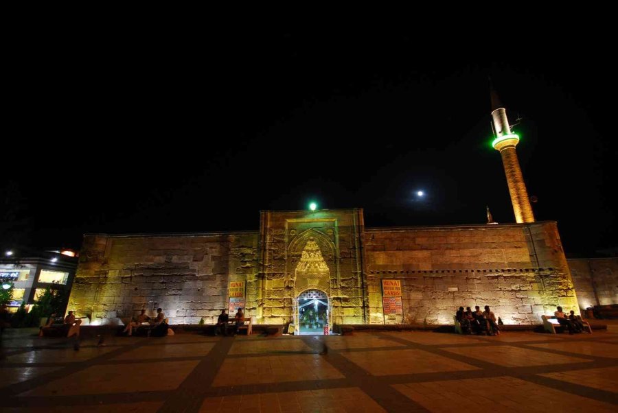 Kayseri Yaz Gecelerinde "eyvan Sohbetleri"