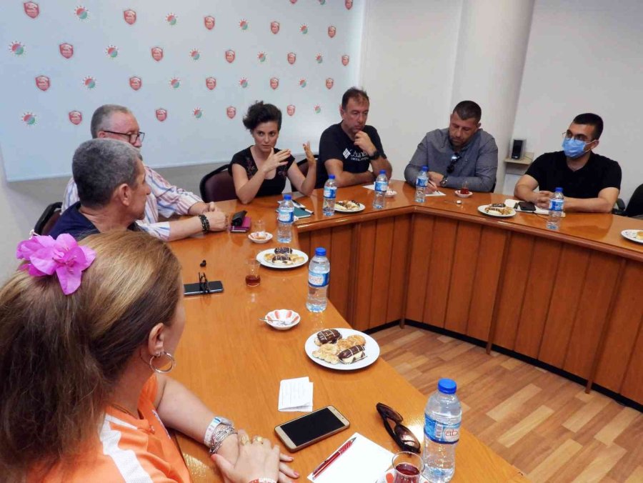 Çocukların 3’üncü Rol Modeli, Spor Eğitmenleri