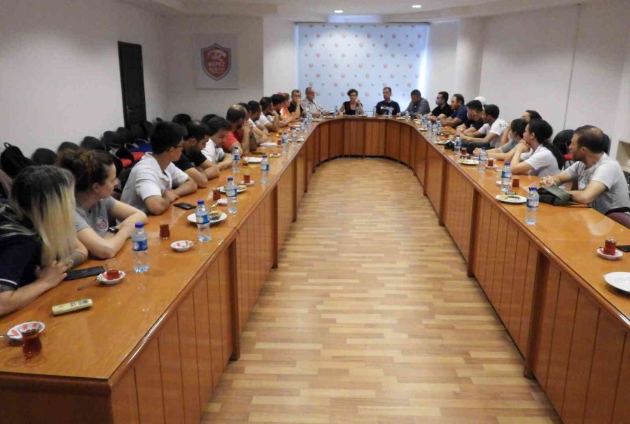 Çocukların 3’üncü Rol Modeli, Spor Eğitmenleri