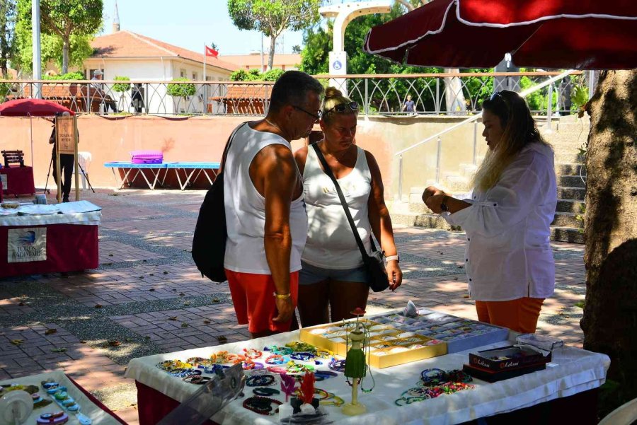 Toros Kadınları Ürünlerini Sergiliyor