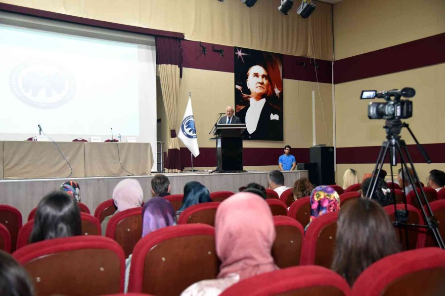 Rektör Ak: "kadın Eli Değen Her Yer Mükemmelleşir"