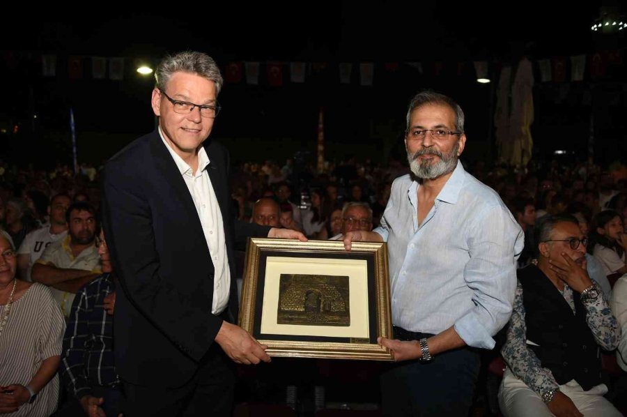 Tarsus’ta 50 Kişilik Dev Orkestra Eşliğinde Allegra Ensemble Konseri