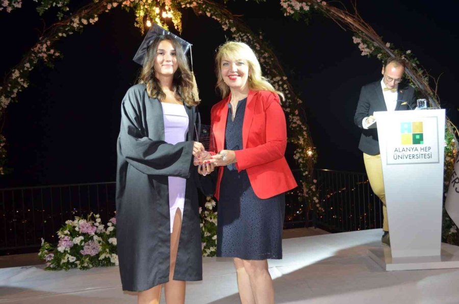Alanya Hep’te Mezuniyet Coşkusu
