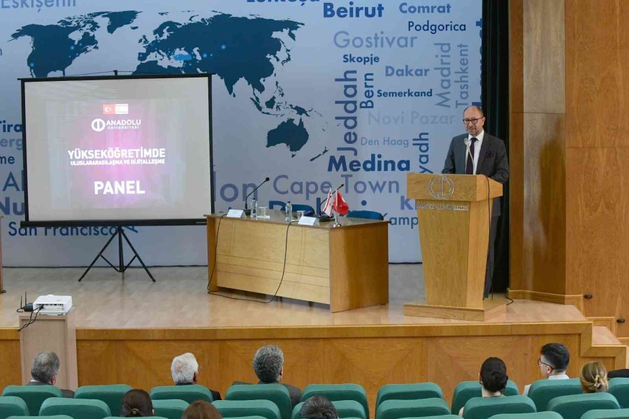 Kktc’de “yükseköğretimde Uluslararasılaşma Ve Dijitalleşme” Konuşuldu