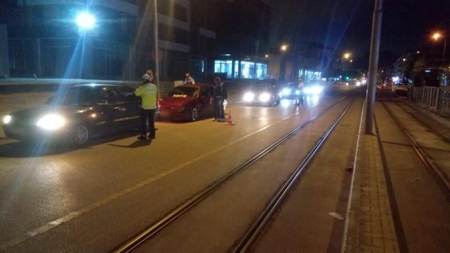 Eskişehir Kent Genelinde 300 Polisin Katıldığı Geniş Çaplı Denetim