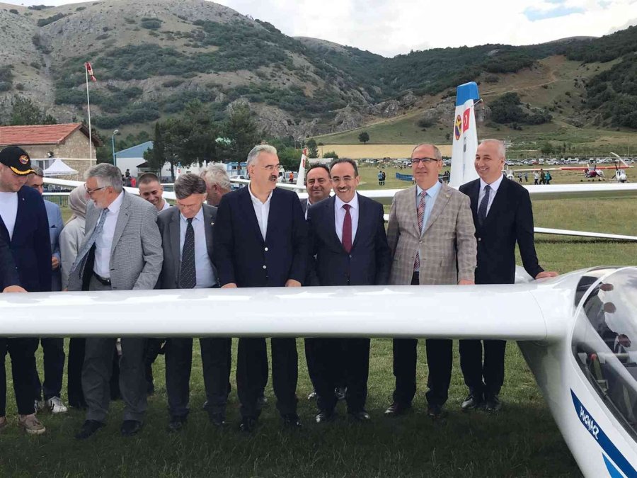 İlk Kez Düzenlenen Festivalde Pilotlar Nefes Kesti