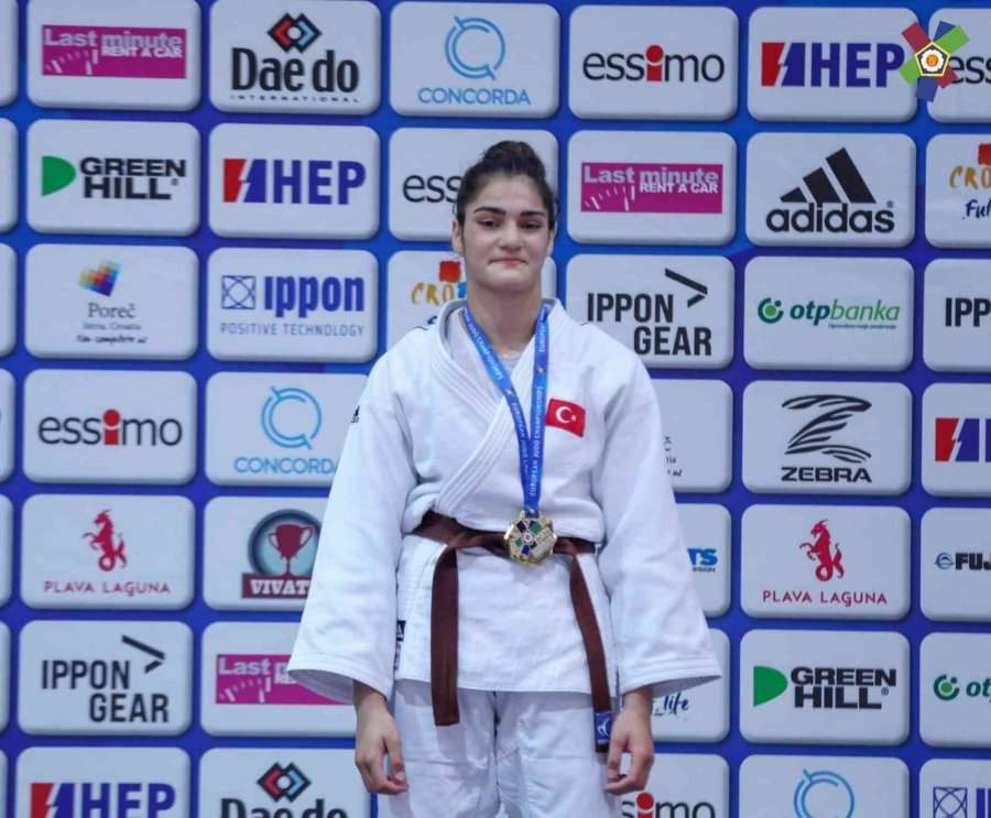 Büyükşehir Belediyesporlu Judocu Sinem Oruç Avrupa Şampiyonu