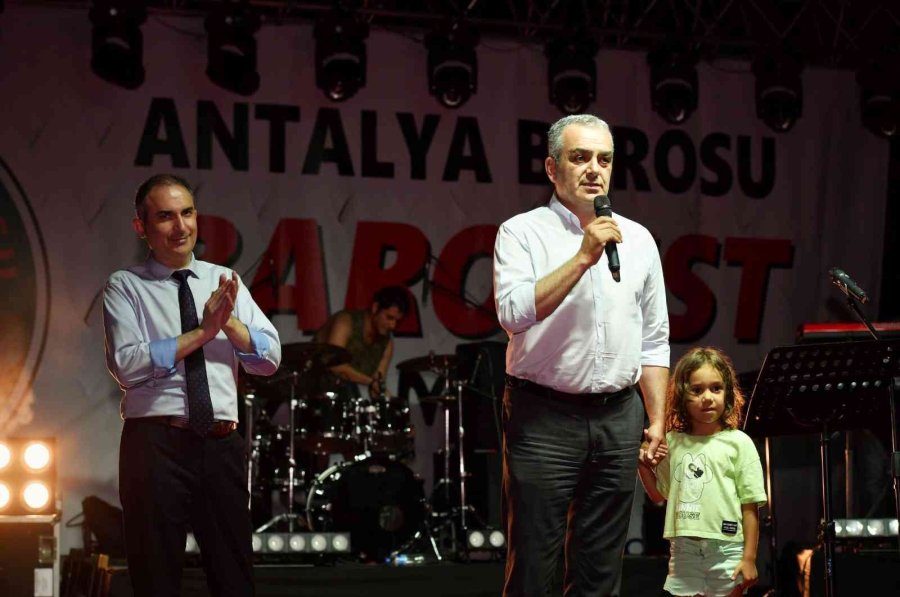 Konyaaltı’nda “yaza Merhaba” Konseri