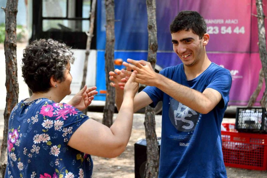 Özel Gereksinimli Çocuklar Piknikte Buluştu