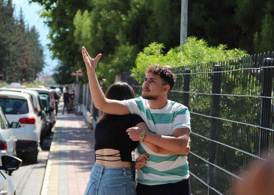 Hem İntihara Teşebbüs Etti Hem De Tartıştığı Gençten Özür Diledi