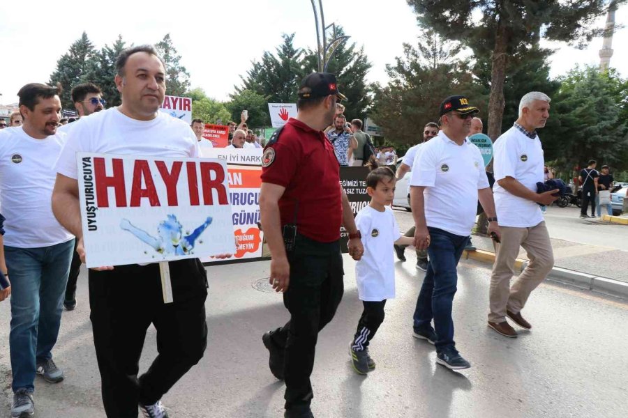 Uyuşturucuyla Mücadelede Farkındalık İçin Yürüdüler