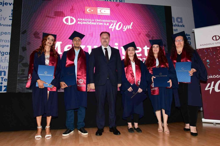 Kktc Cumhurbaşkanı Tatar, Anadolu Üniversitesi Mezuniyet Törenine Katıldı