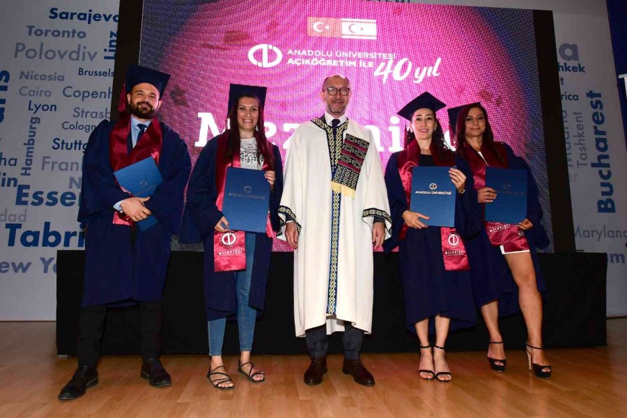 Kktc Cumhurbaşkanı Tatar, Anadolu Üniversitesi Mezuniyet Törenine Katıldı