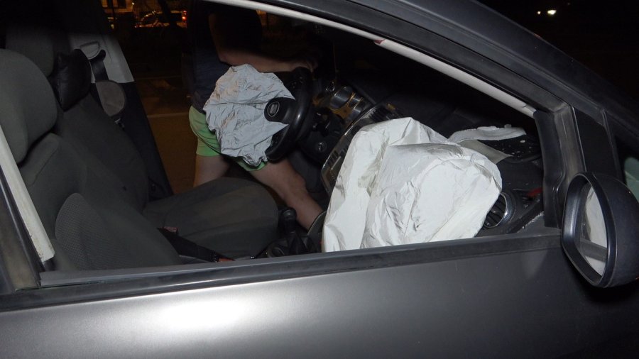 Motosikletliyle Otomobile Çarpan Rus Turist Hayatını Kaybetti...kaza Anı Kameralara Yansıdı