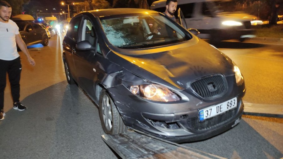 Motosikletliyle Otomobile Çarpan Rus Turist Hayatını Kaybetti...kaza Anı Kameralara Yansıdı