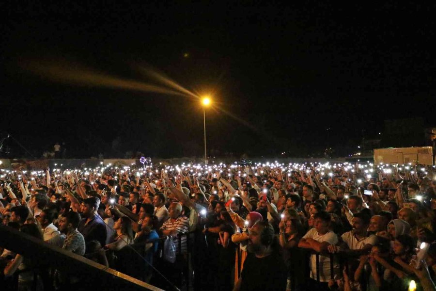 Kaş’ta Hadise Rüzgarı