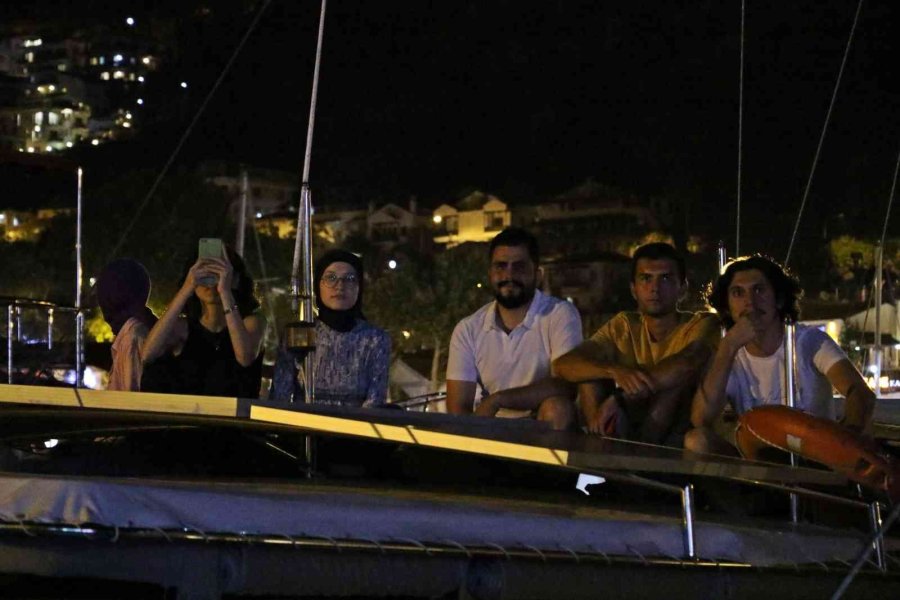 Kaş’ta Hadise Rüzgarı