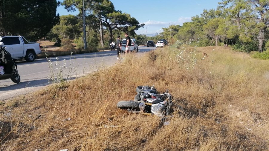 Denizden Dönen İki Kızkardeş Motosikletin Devrilmesi Sonucu Hastanelik Oldu