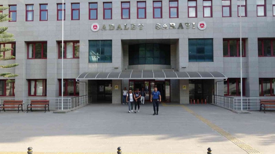 Manavgat’ta Silahlı Yağma Suçundan 2 Tutuklama